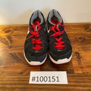 Men’s Nike Revolution 2 sneakers.